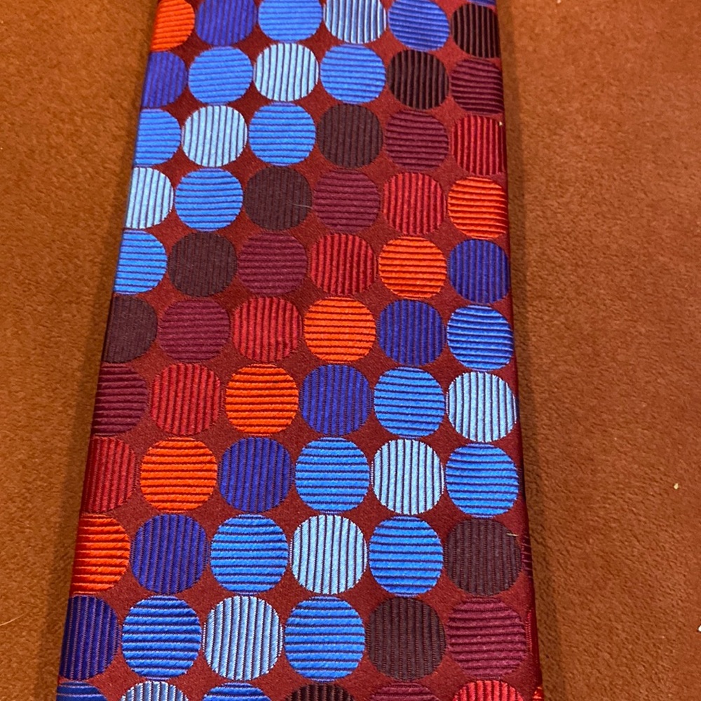 EUC BCBG in Vibrant Colors Attitude silk tie